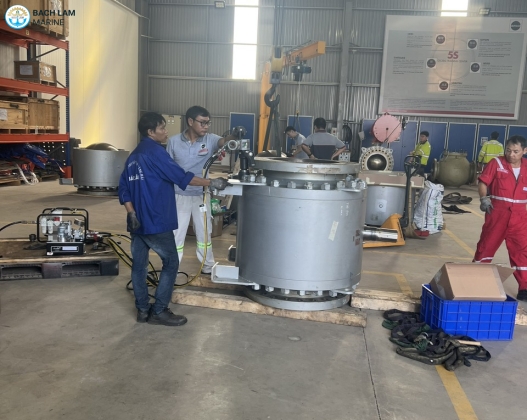 Perform maintenance and repair of oil valve control cluster for Long So oil refinery